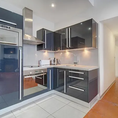 Centre Apartment *
