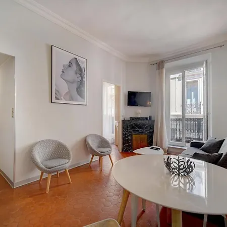 Apartment Centre
